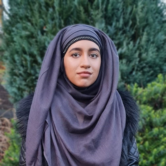 Niyla Farook - Author